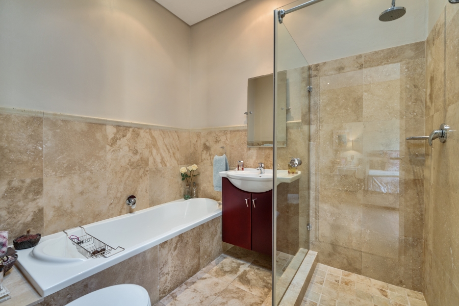 5 Bedroom Property for Sale in Sunset Links Western Cape